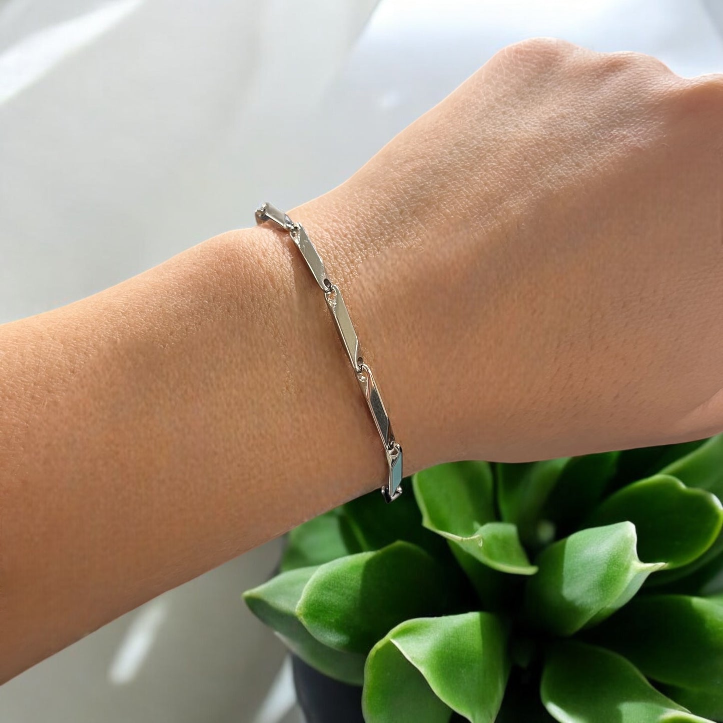 Bar chain bracelet