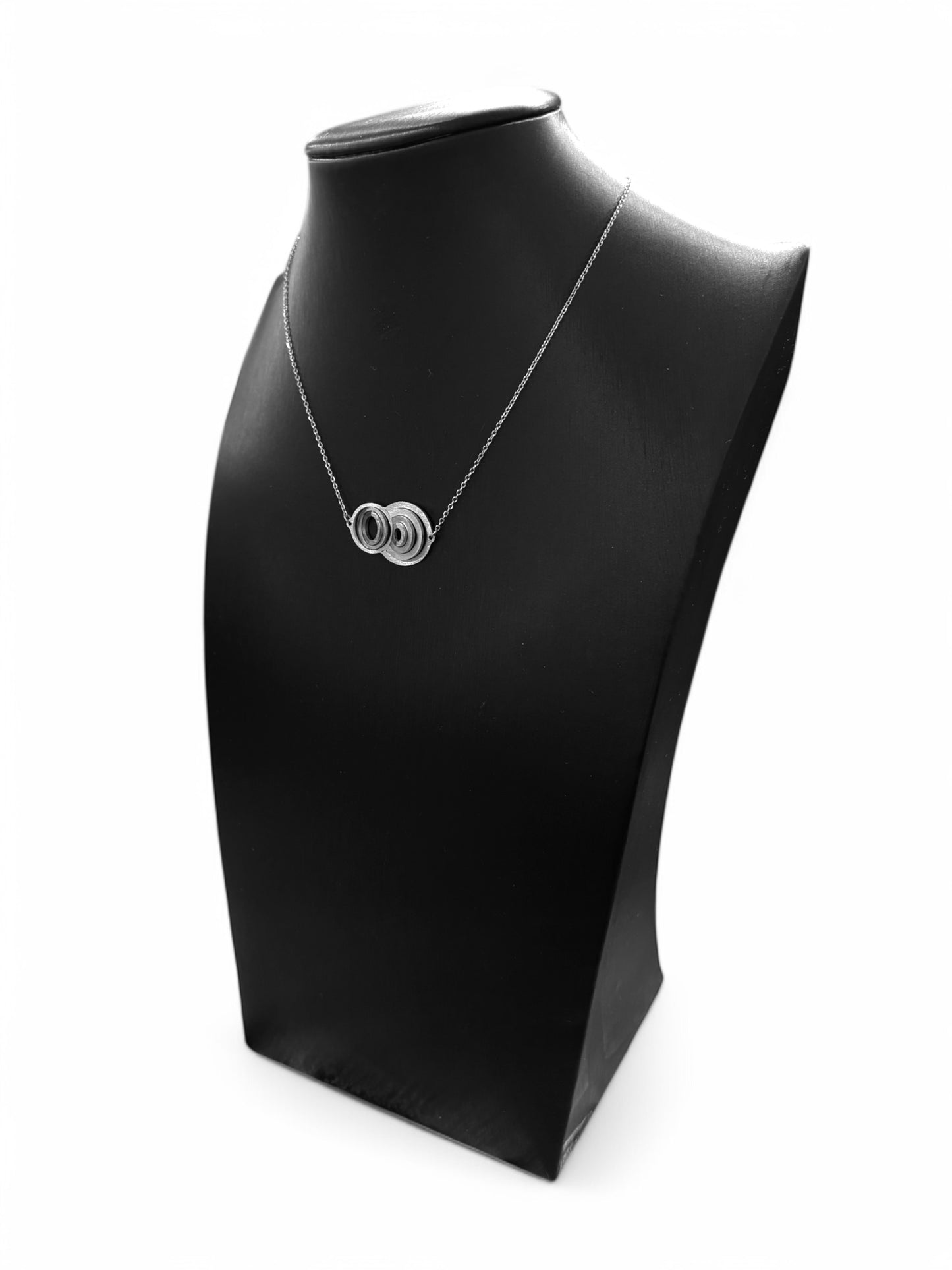 Illusion Circles Chain Necklace