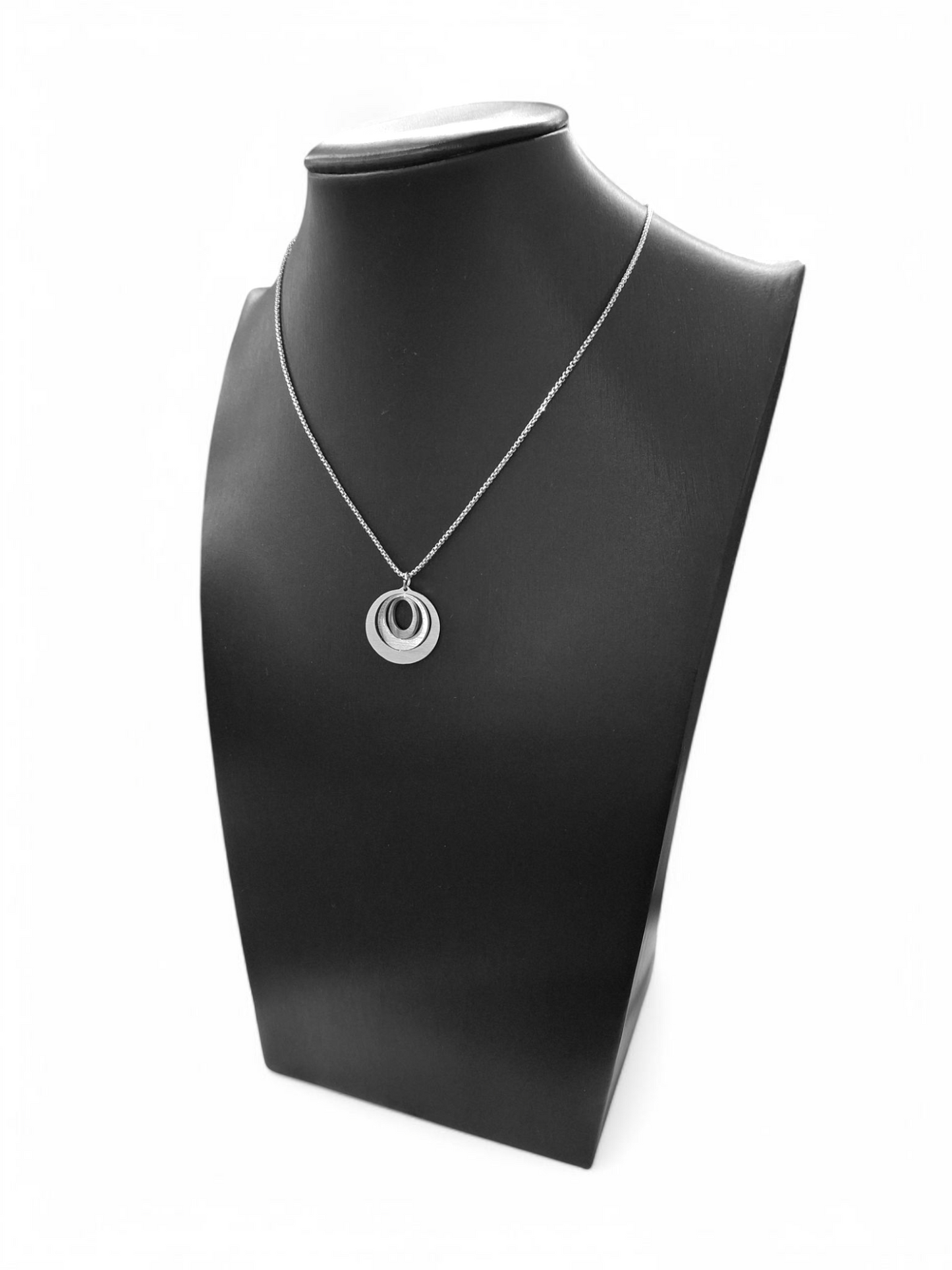 Elegant Circle Pendant