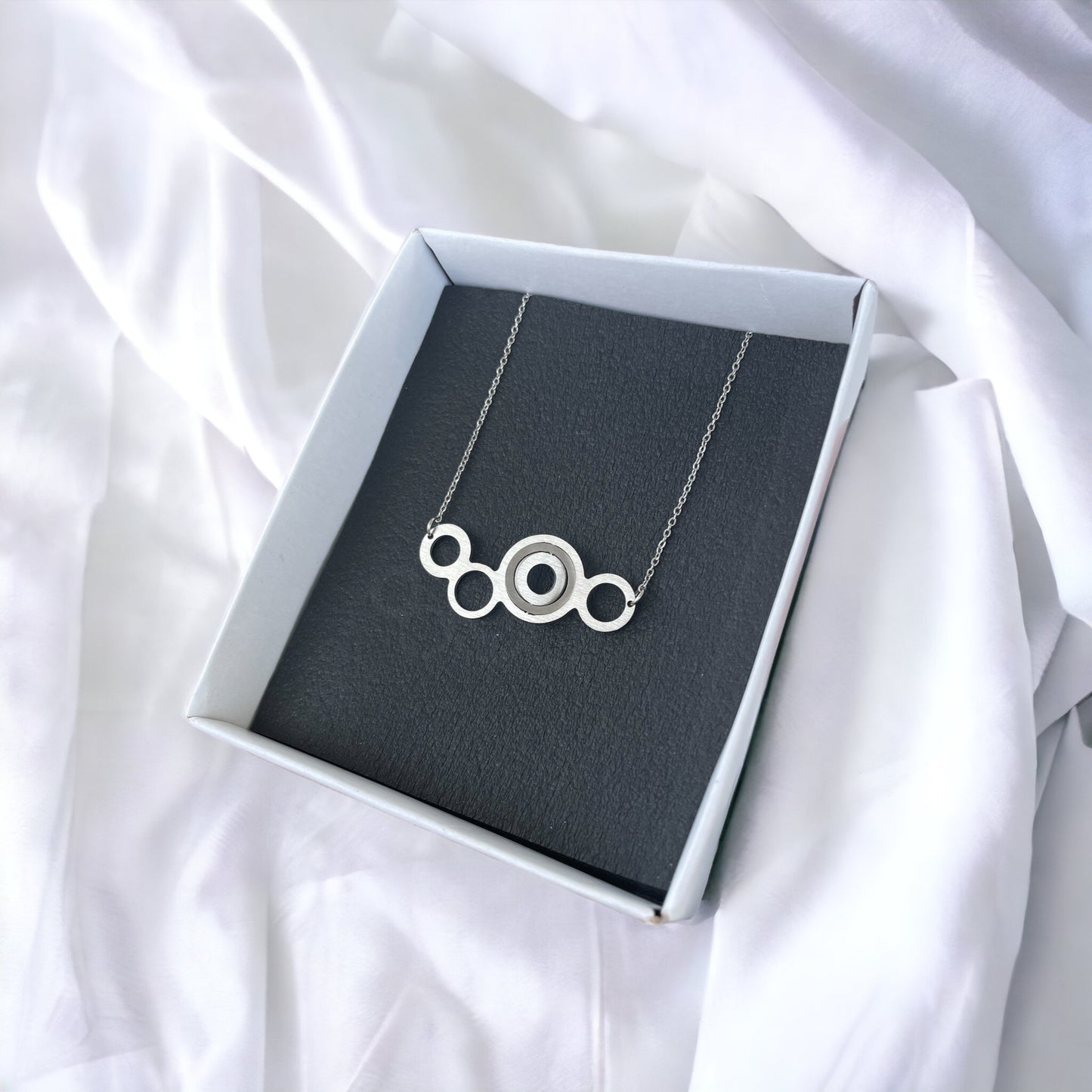 Illusion Bubbles chain necklace