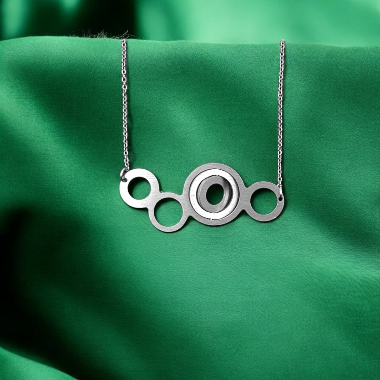 Illusion Bubbles chain necklace