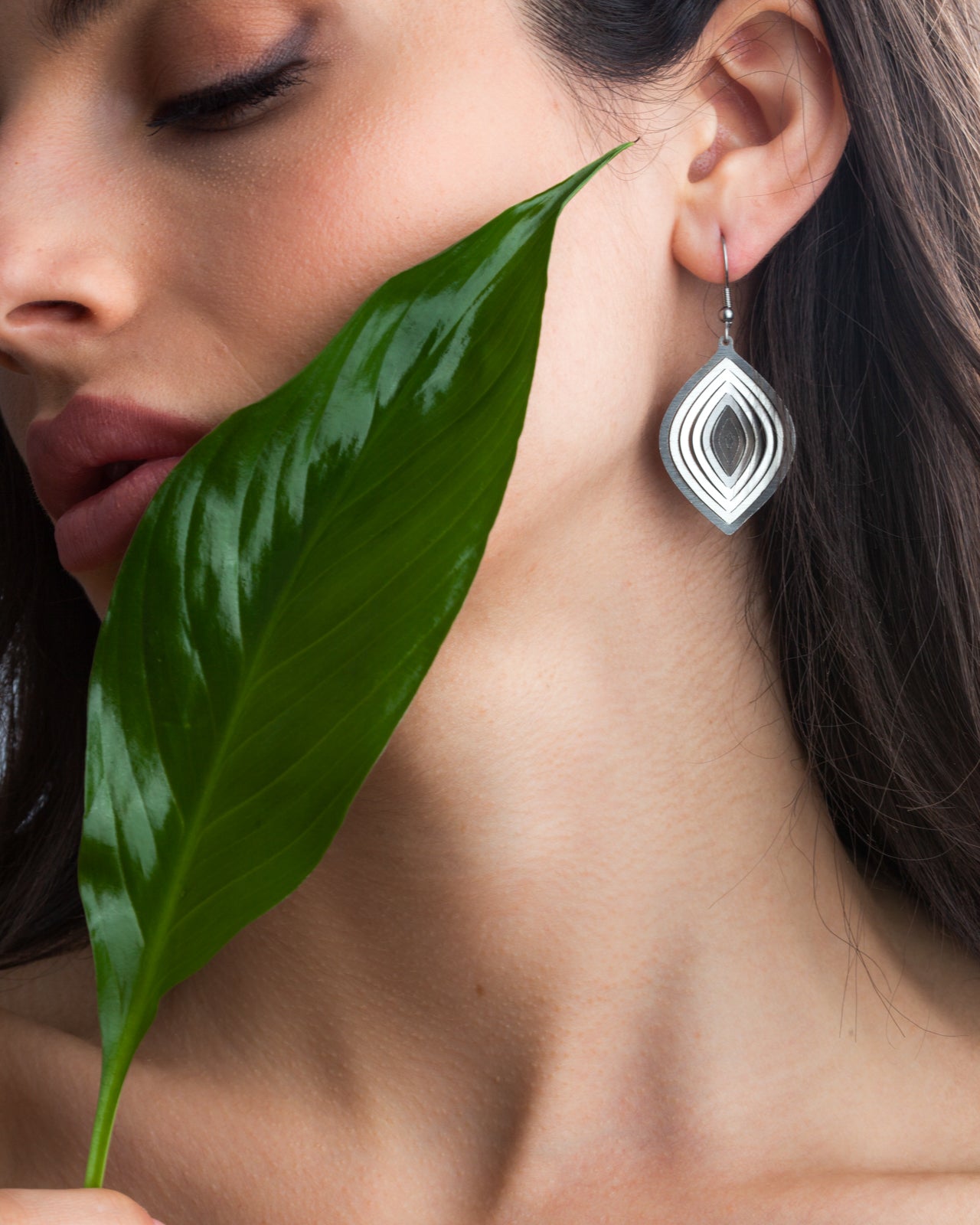 Illusion Leaf mini earrings