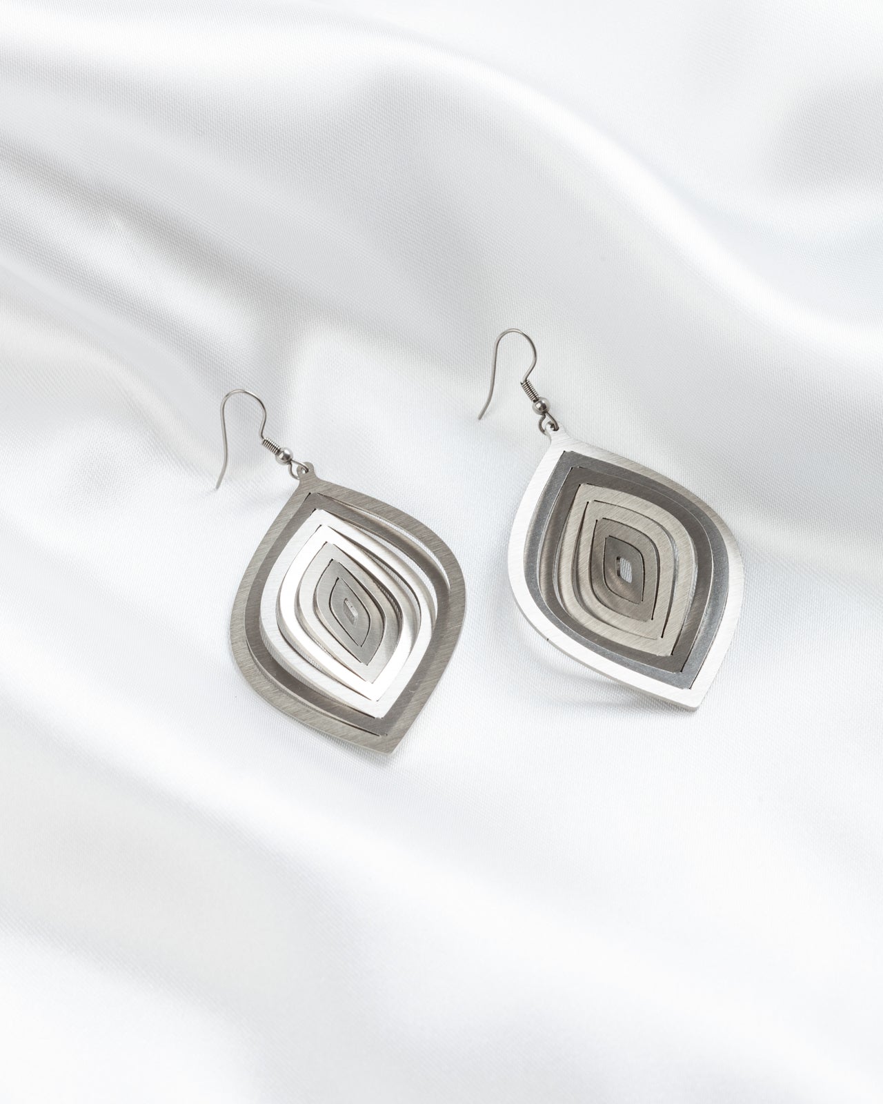 Illusion Leaf mini earrings