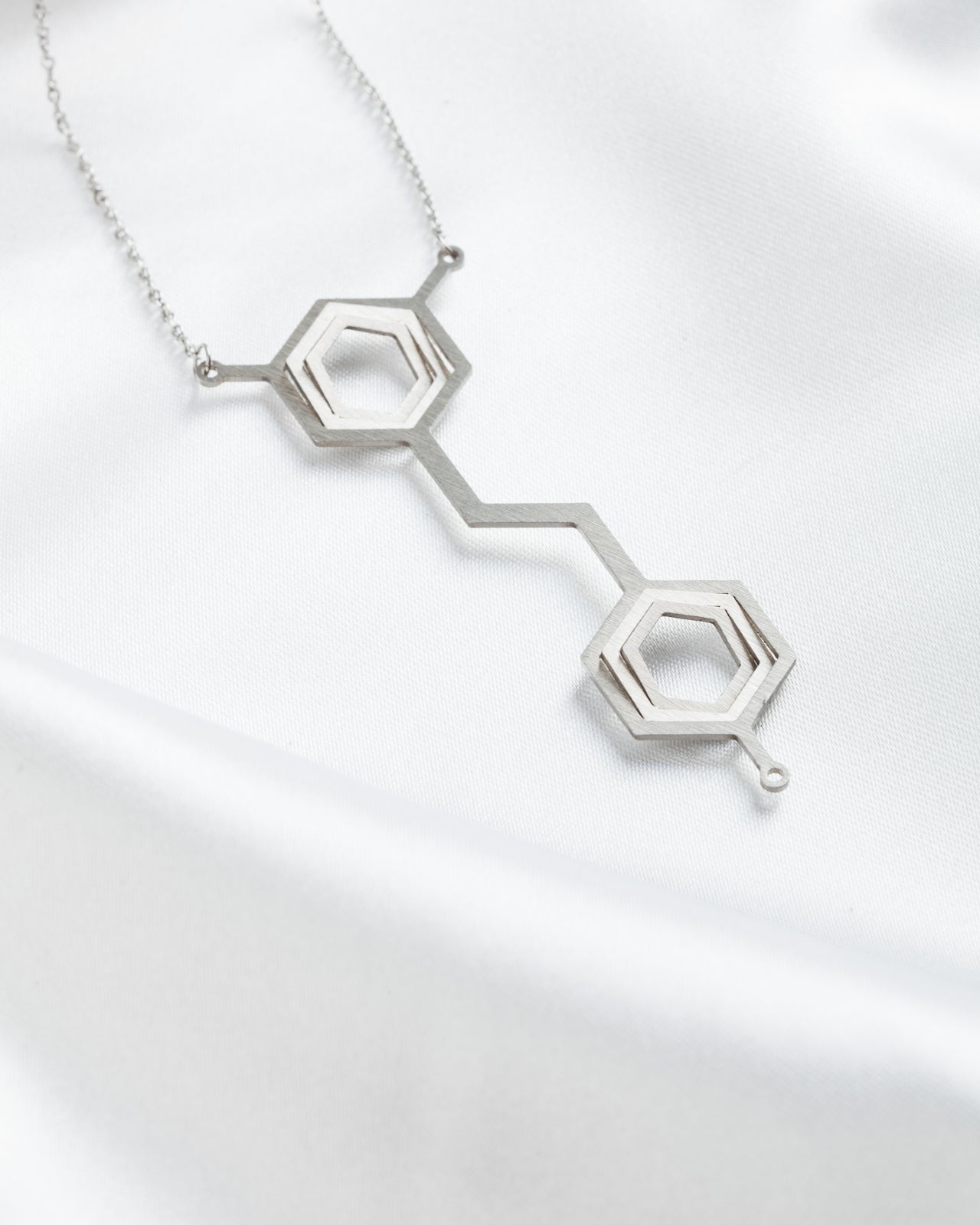 Illusion Wine Molecule Chain Necklace