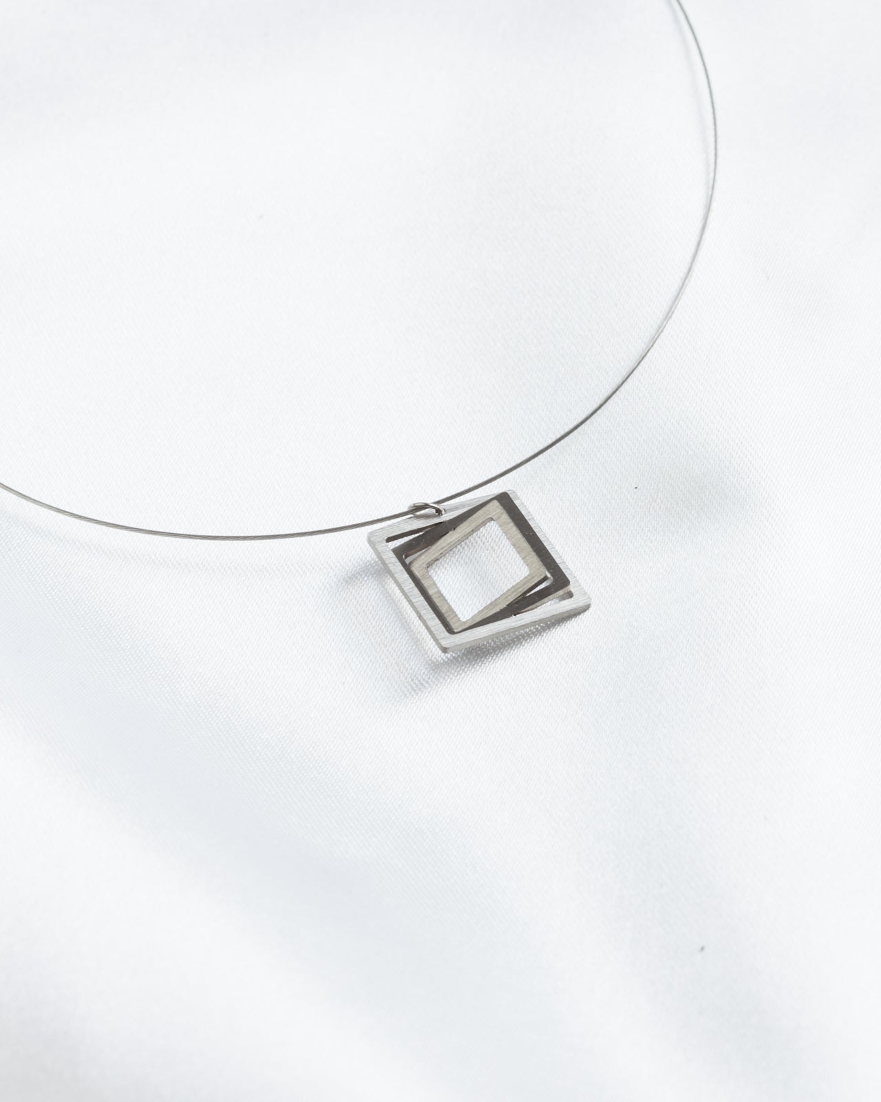 Illusion Square steel wire necklace