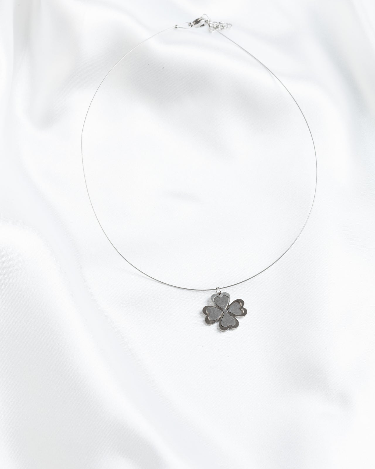 Steel wire necklace llusion Four Leafs Clover