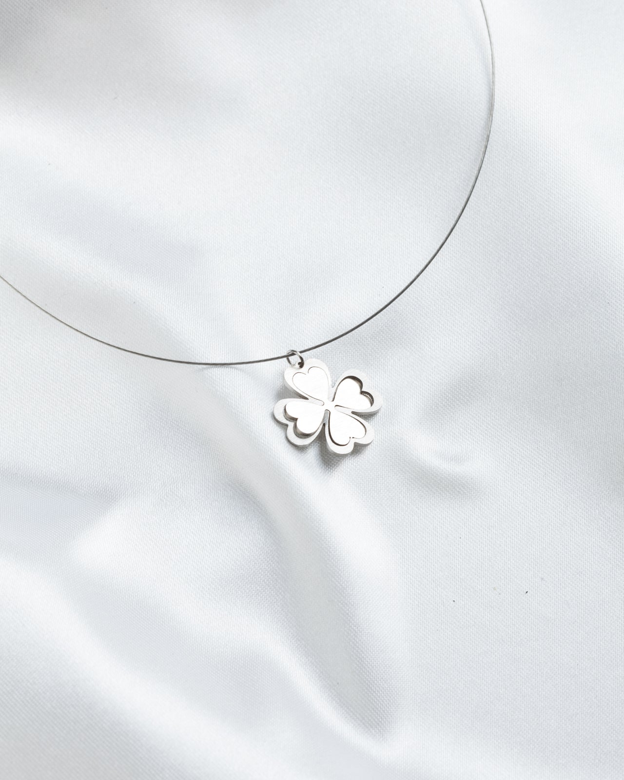 Steel wire necklace llusion Four Leafs Clover