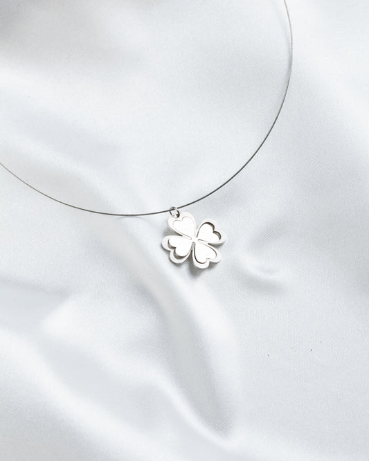 Κολιέ με ατσαλόσυρμα Elegant Lucky Clover