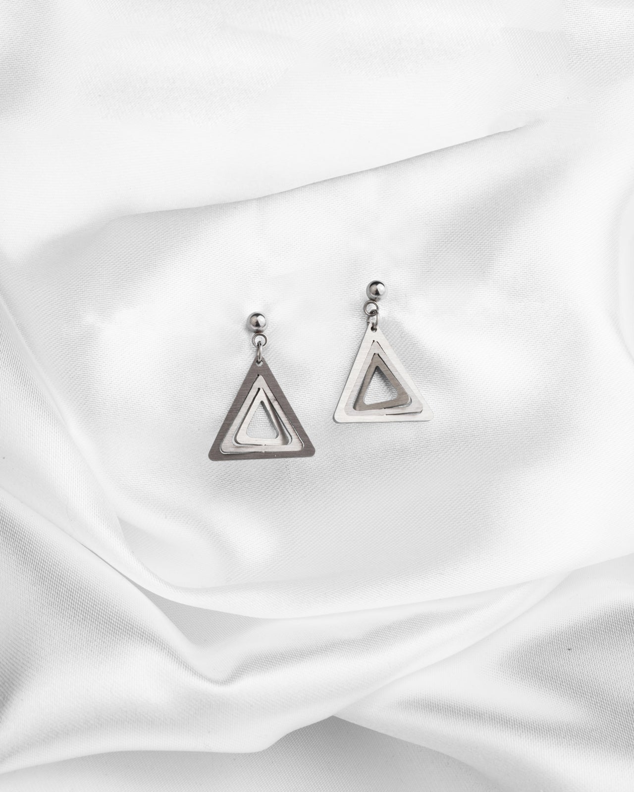 Illusion Triangles mini earrings