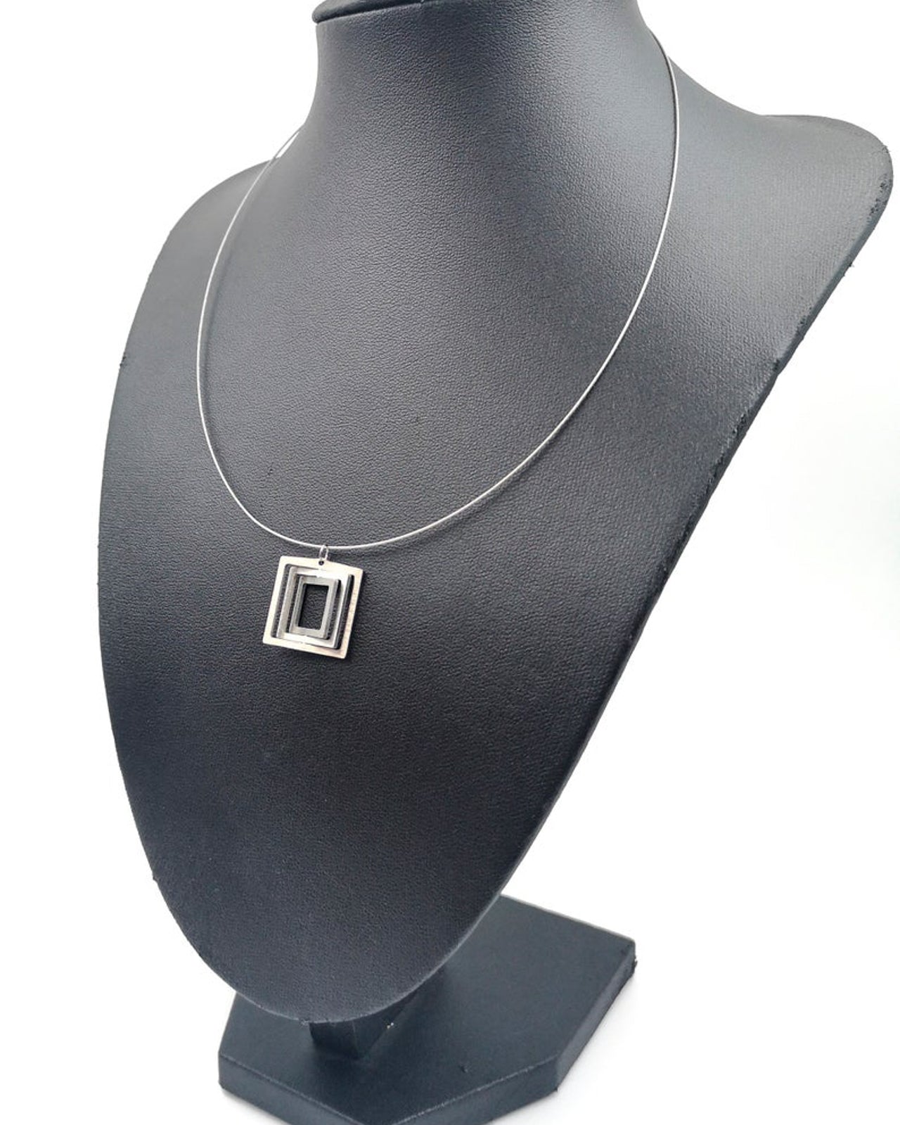 Illusion Square steel wire necklace