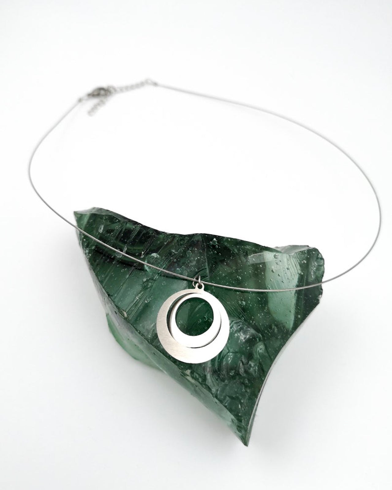 Elegant Circle steel wire necklace