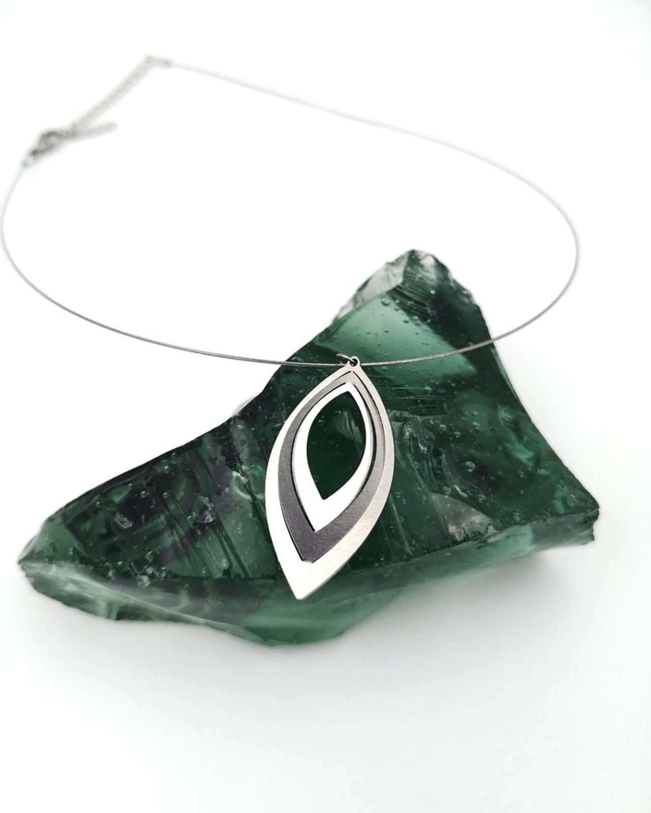 Elegant Leaf steel wire necklace