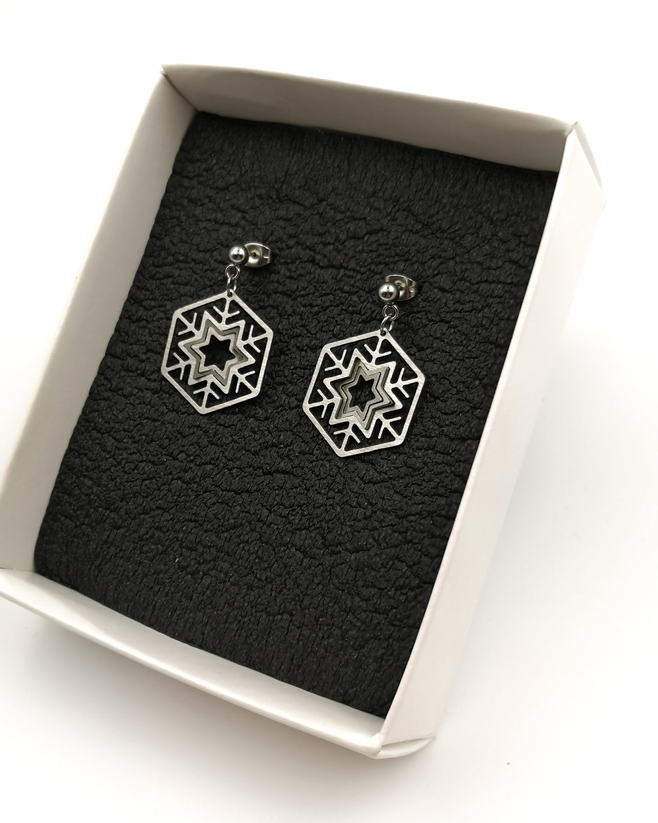 Illusion Snowflake mini earrings