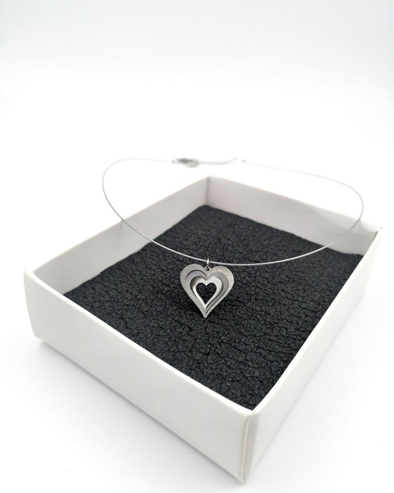 Illusion Love Heart Steel Wire Necklace