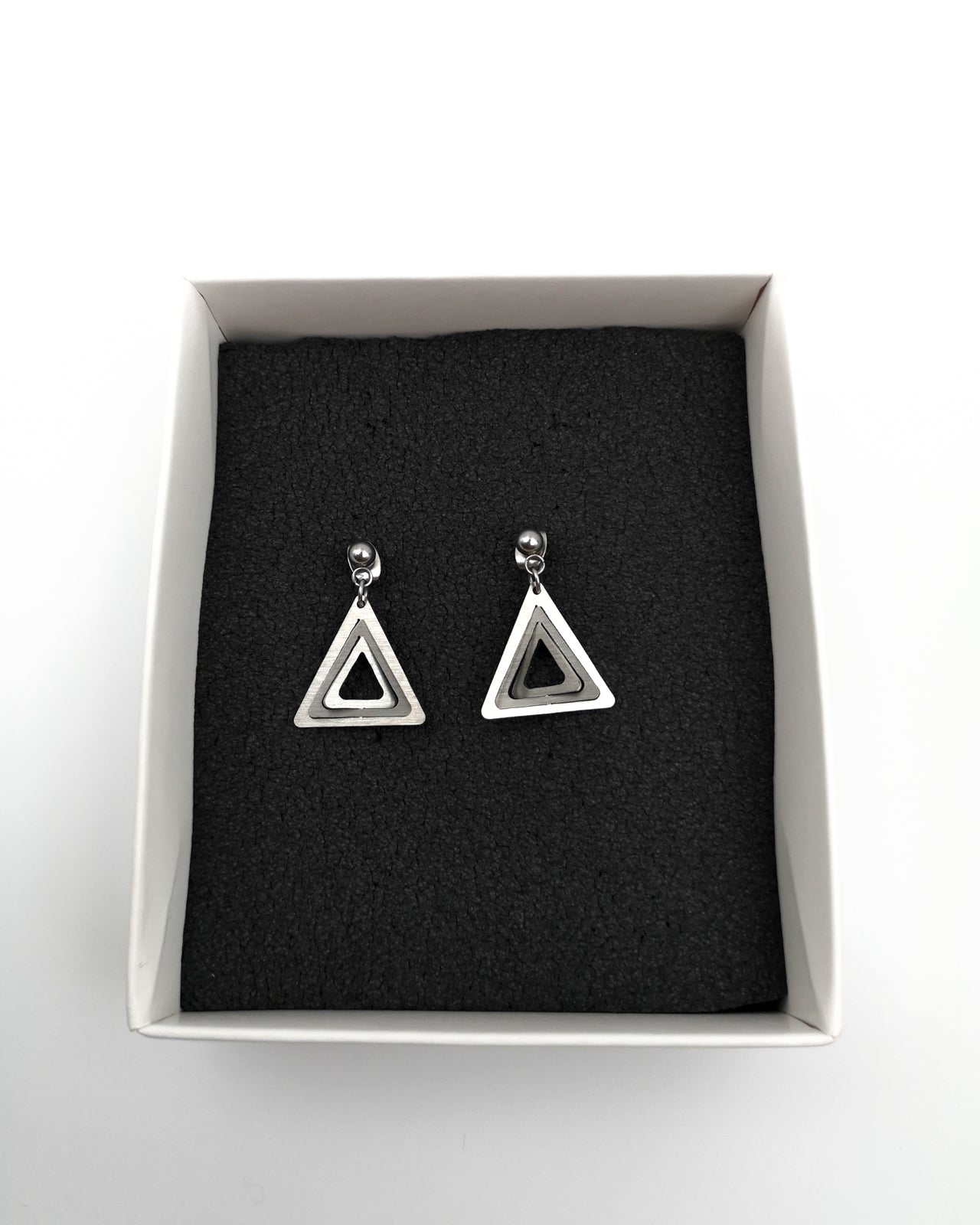 Illusion Triangles mini earrings