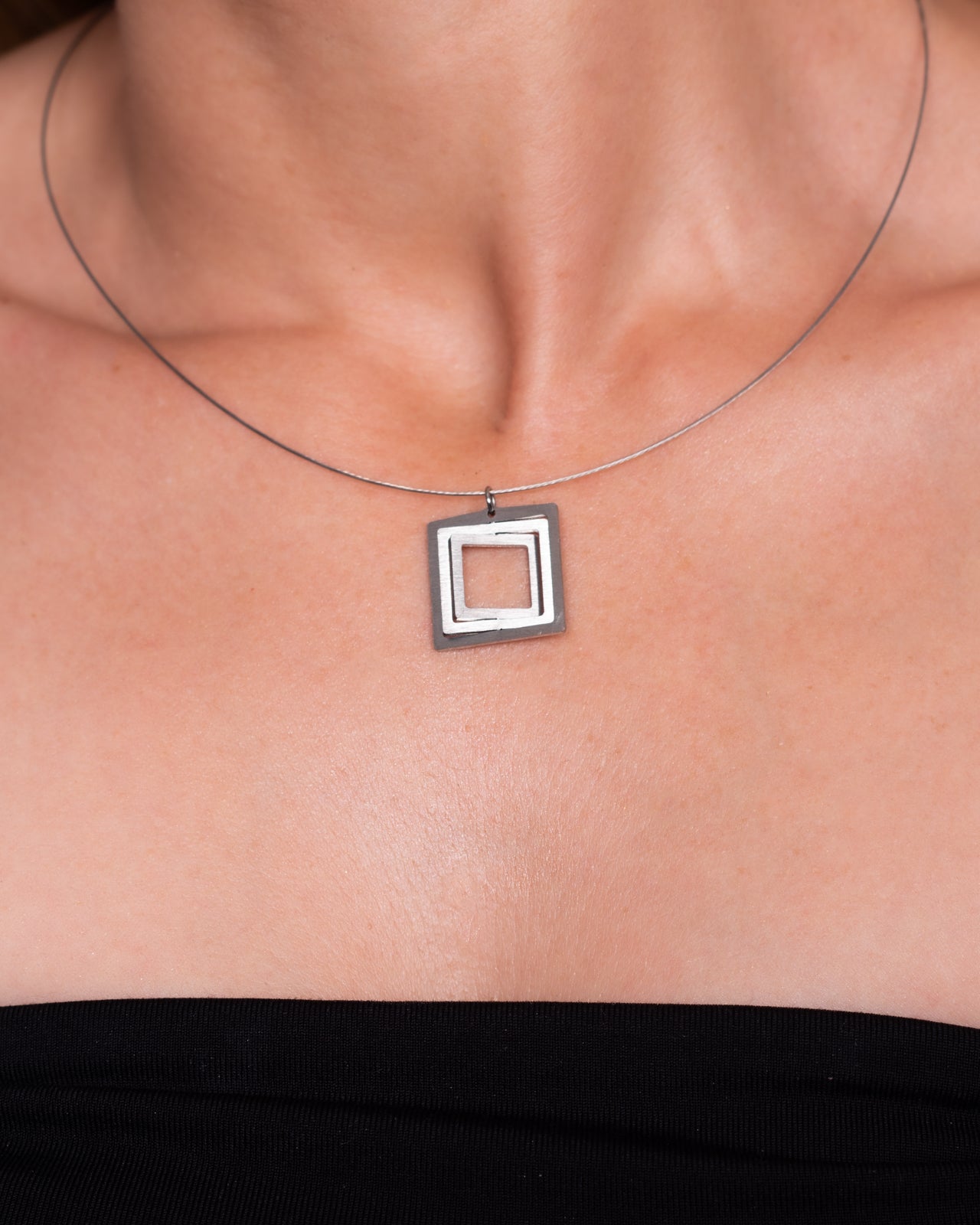 Illusion Square steel wire necklace