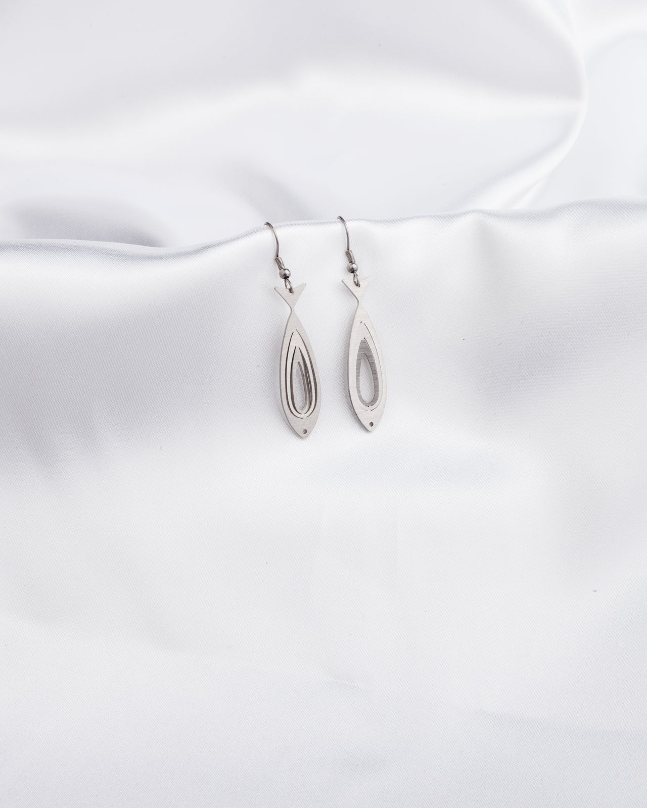 Illusion Fishes mini earrings