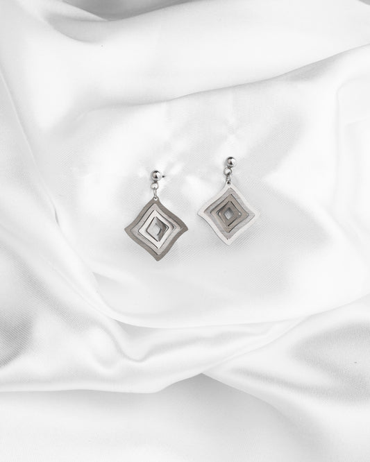 Illusion Rhombus mini earrings
